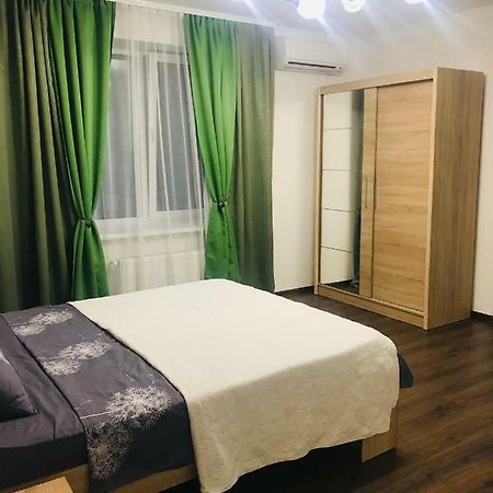 Naberezhna 10, Central Lutsk Apartment Екстериор снимка