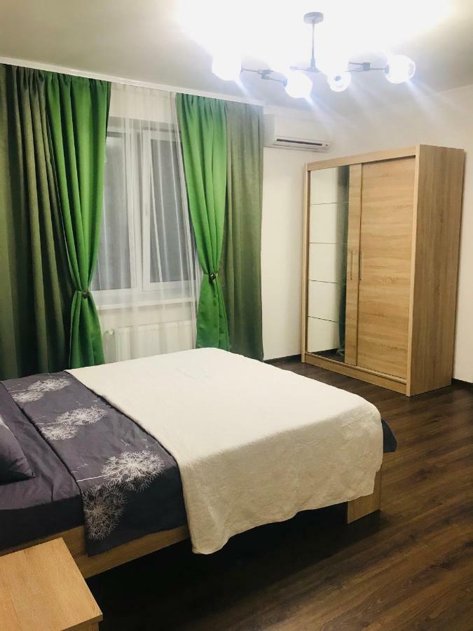 Naberezhna 10, Central Lutsk Apartment Екстериор снимка